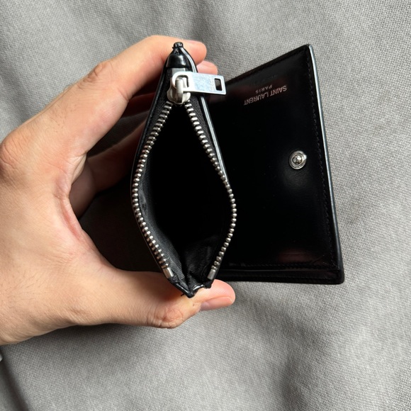 SOLD - SAINT LAURENT YSL Bifold Wallet with Zipped Compartment - Picture 4 of 6